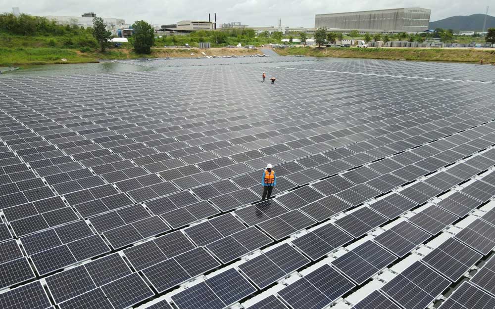 Pływająca elektrownia słoneczna o mocy 6.8 MW w Malezji
